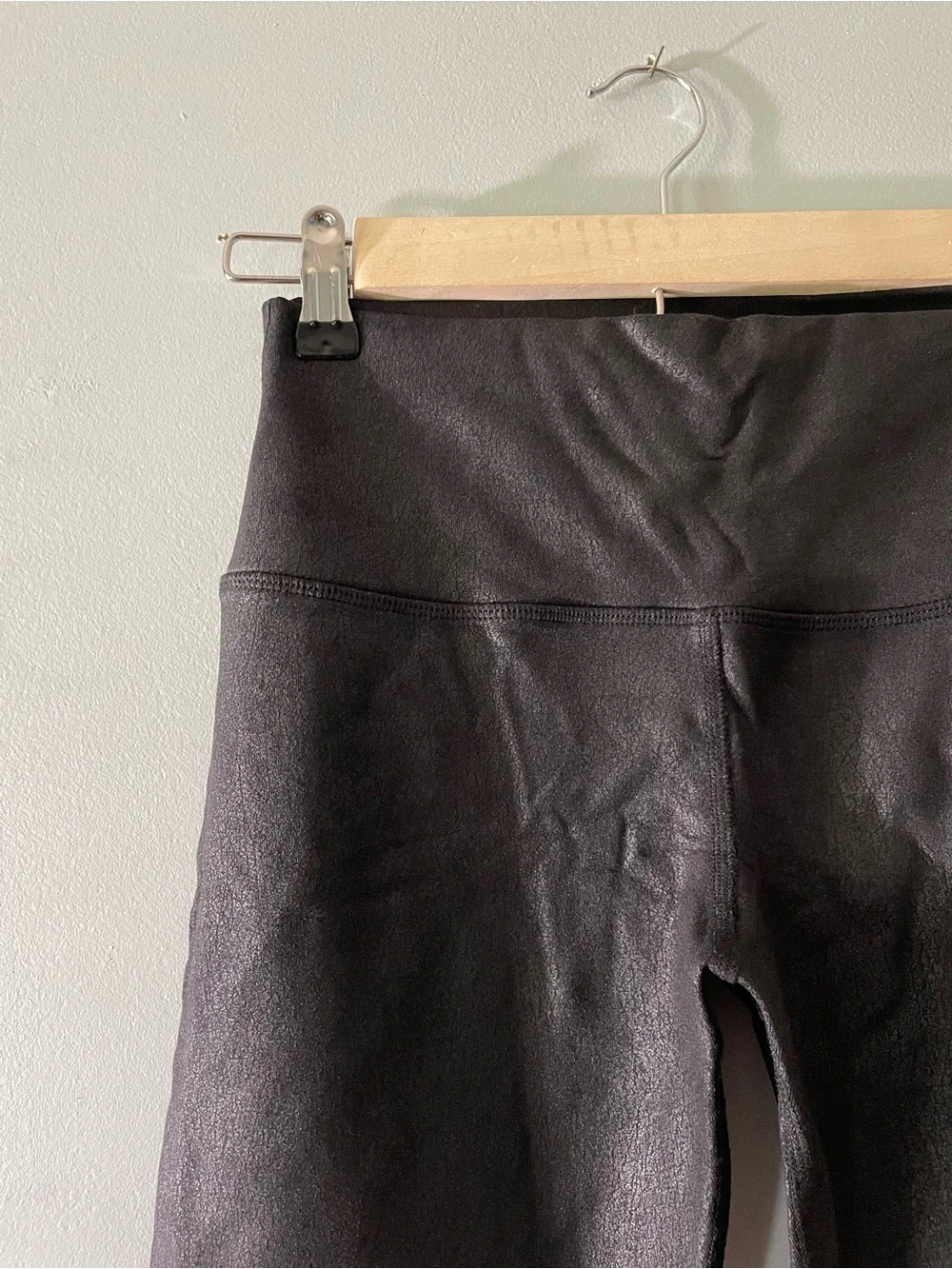 Alo Yoga High-Rise Shimmer Black Leggings